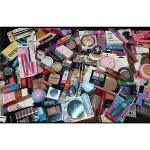 Mixed Makeup Box — 50 Units — Brand New, Sealed Box — L'Oréal, Maybelline